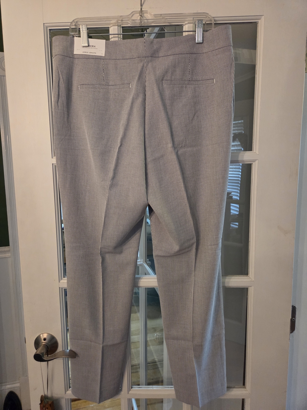 Ann Taylor Factory Blue & White Pinstripe Cropped Pants - Size 12 - Picture 9 of 9
